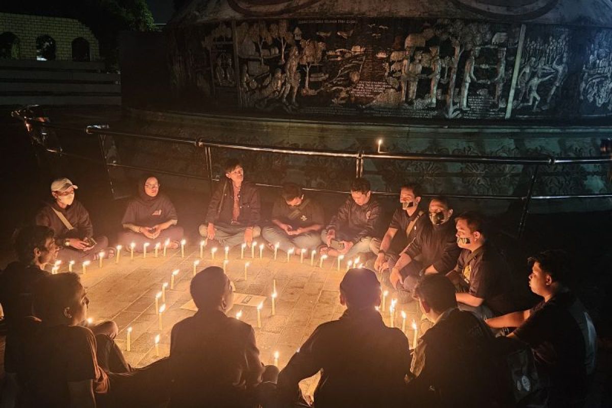 Jusnalis di Jambi aksi seribu lilin protes penghalangan pers