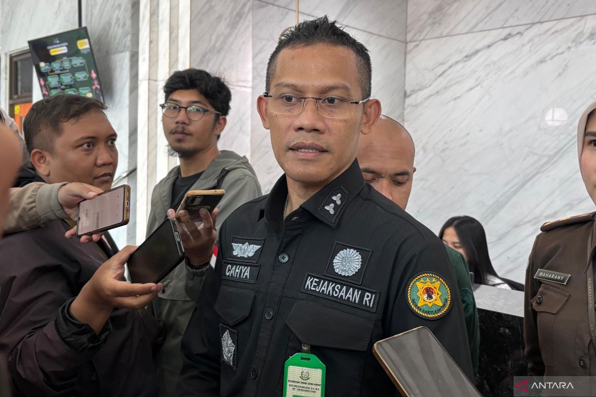 Kejati limpahkan berkas Yossi Irianto soal Kebun Binatang Bandung