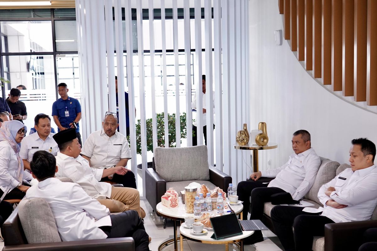 Akses KCJB Karawang ditargetkan rampung NATARU 2025, Menteri Nusron berkomitmen akselerasi proses pengadaan tanah