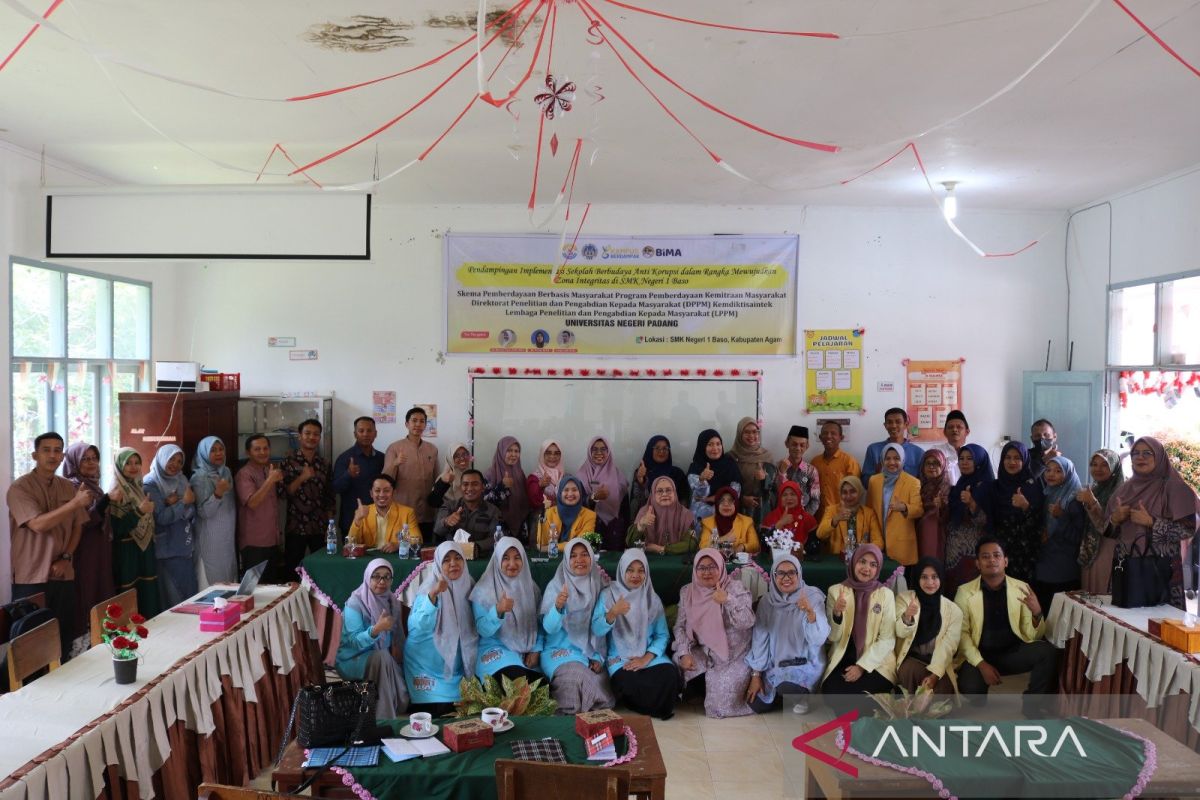 UNP bangun zona integritas di SMKN 1 Baso untuk edukasi bahaya korupsi