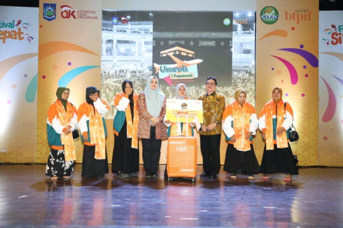 Kekompakan Sentra Rerot Baru BTPN Syariah di Lombok Barat Antar Tujuh Nasabah ke Tanah Suci