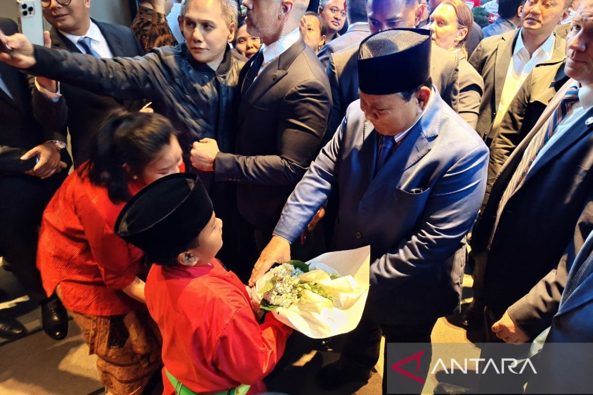 Presiden Prabowo disambut meriah diaspora saat tiba di hotel tempat menginap