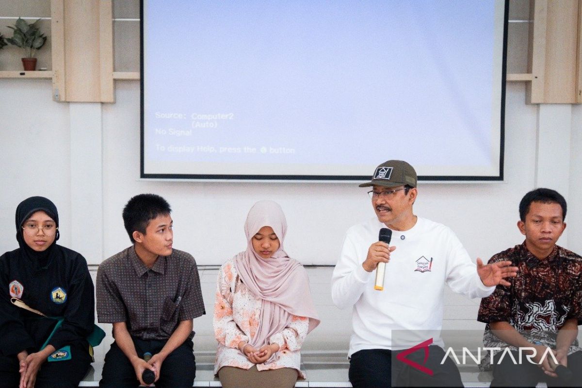 Mensos pantau perkembangan siswa Sekolah Rakyat di STPL Bekasi