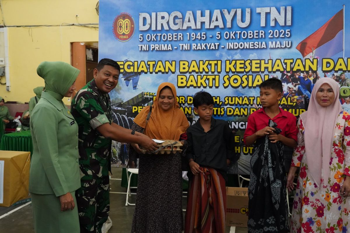 TNI Korem Lilawangsa gelar baksos cek kesehatan gratis hingga sunatan massal