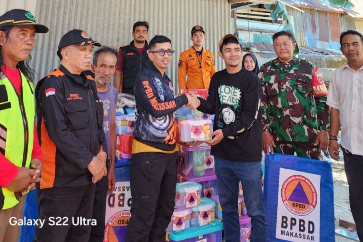 BPBD Makassar salurkan bantuan ke korban kebakaran di Maccini Sombala