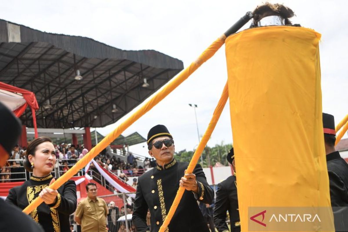 Tradisi pendirian Tiang Ayu awali Festival Erau di Tenggarong