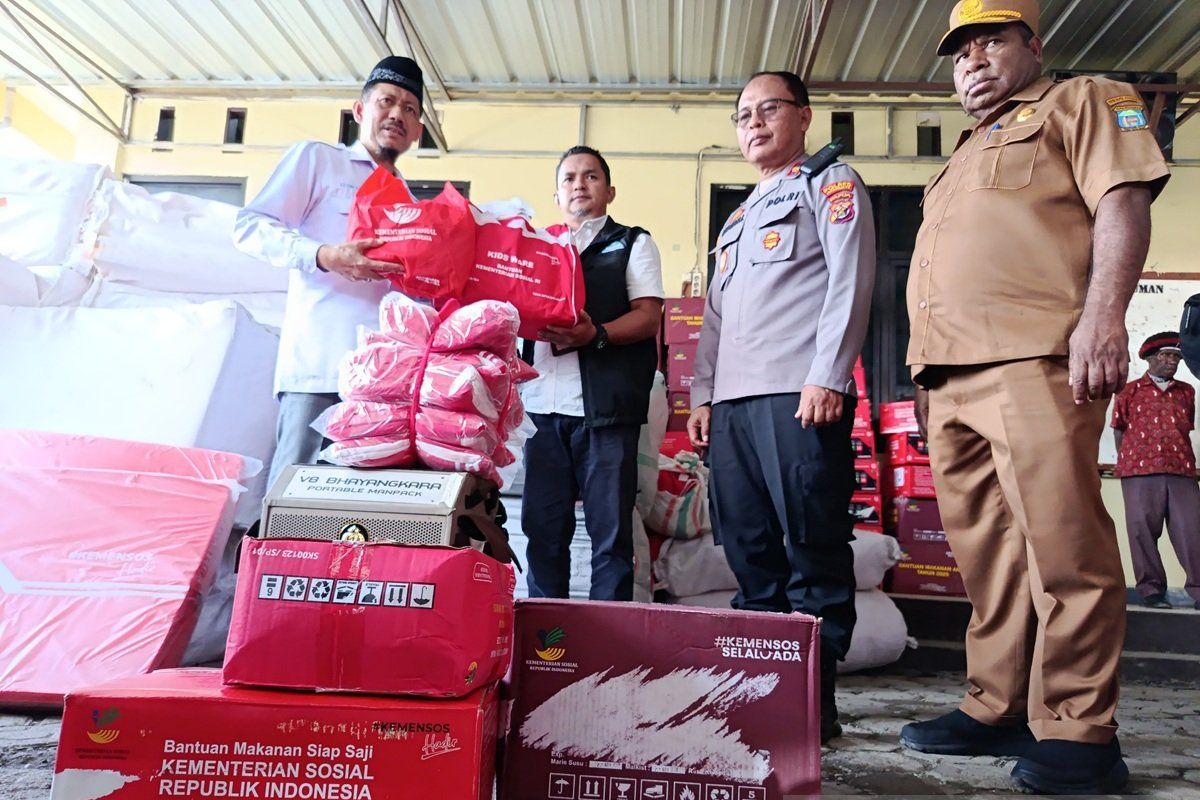 Kemensos salurkan bantuan logistik bagi pengungsi Yalimo di Wamena