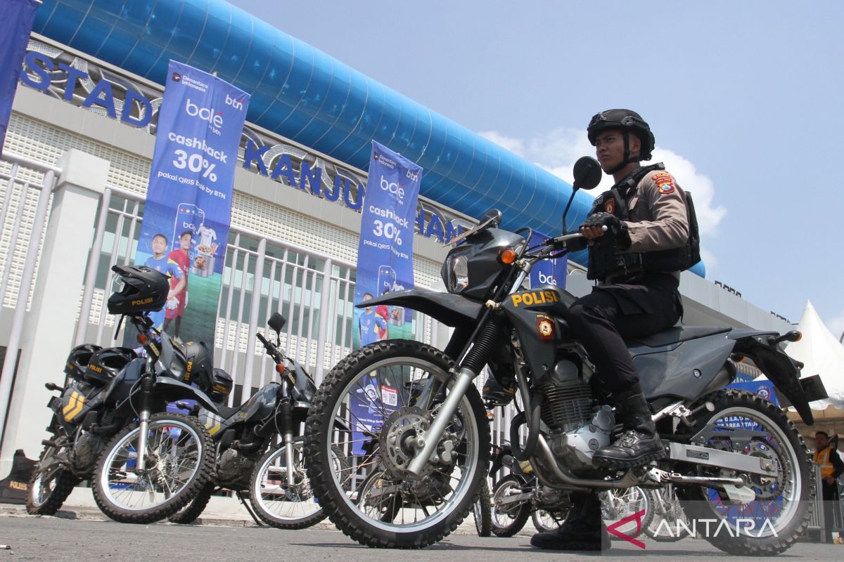 Polisi siagakan patroli keliling cegah gangguan saat laga Arema-Persik