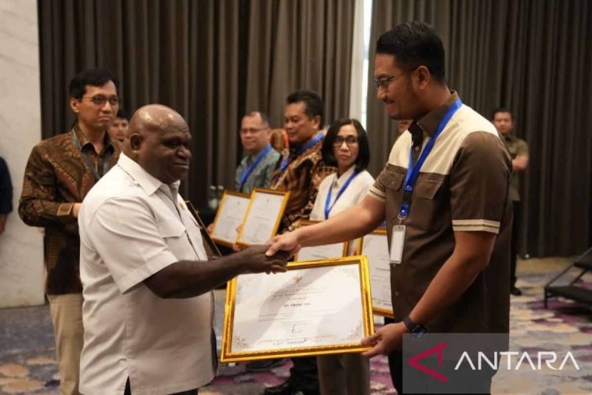 PT Timah terima penghargaan PRISMA dari Menteri HAM