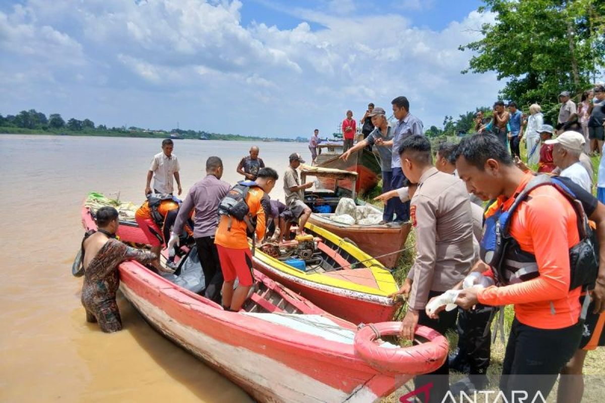 Tim SAR temukan korban tenggelam saat bersihkan kapal
