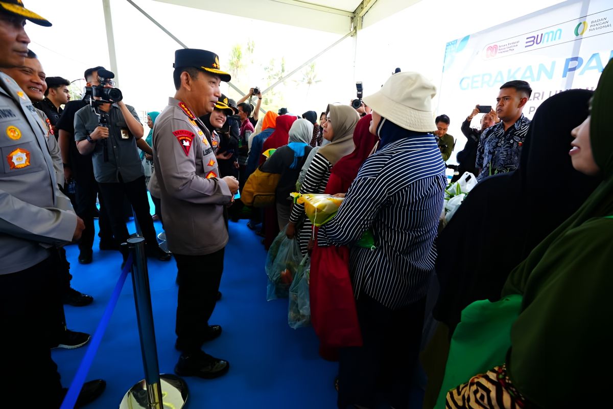 Kapolri tinjau penyaluran bahan pangan murah di Polda Jawa Tengah