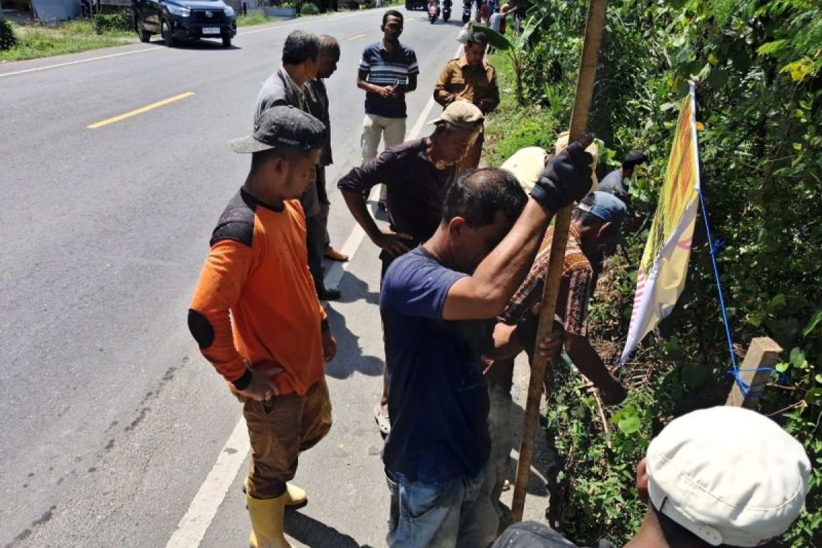 Warga Aceh Tamiang protes parit HGU PTPN IV Langsa gerus badan jalan lintas sumatera