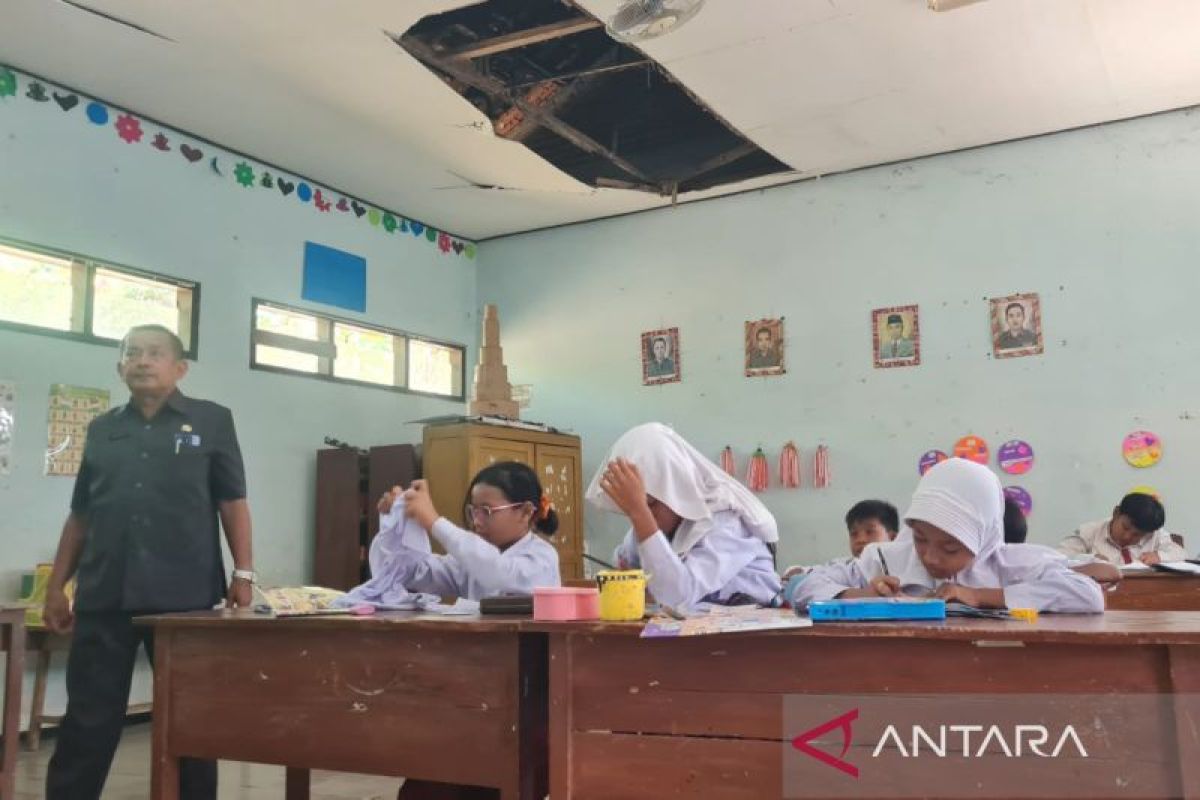 Pemkab Situbondo pastikan rehab sekolah rusak pada 2025