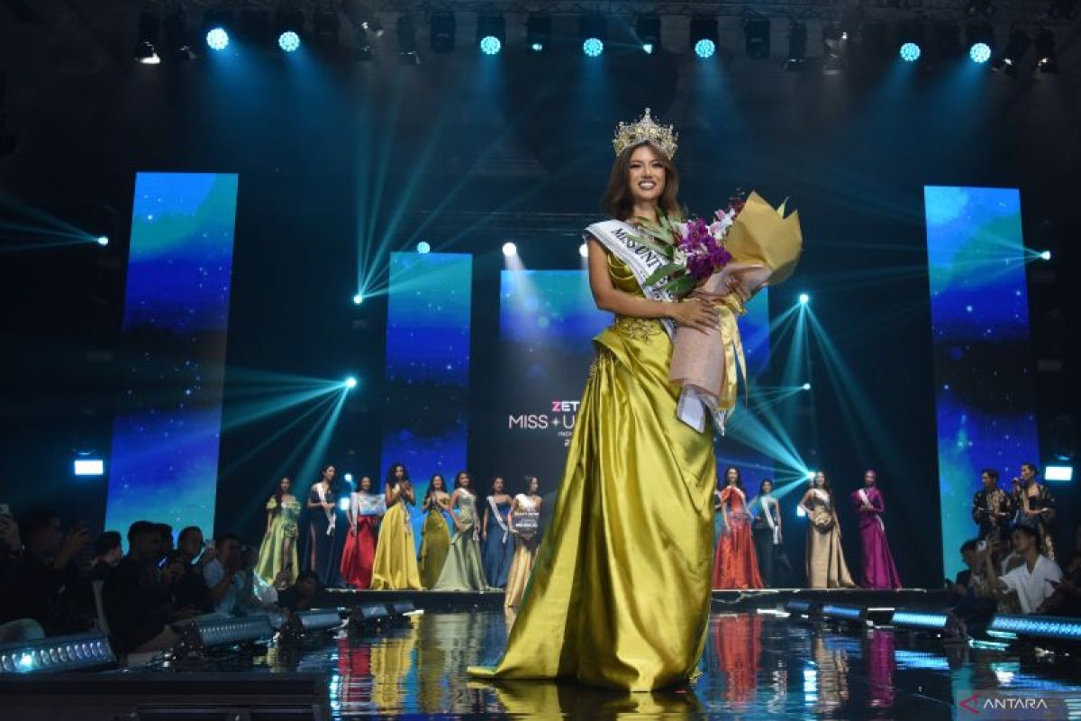 Sanly Liu dinobatkan sebagai Miss Universe Indonesia 2025