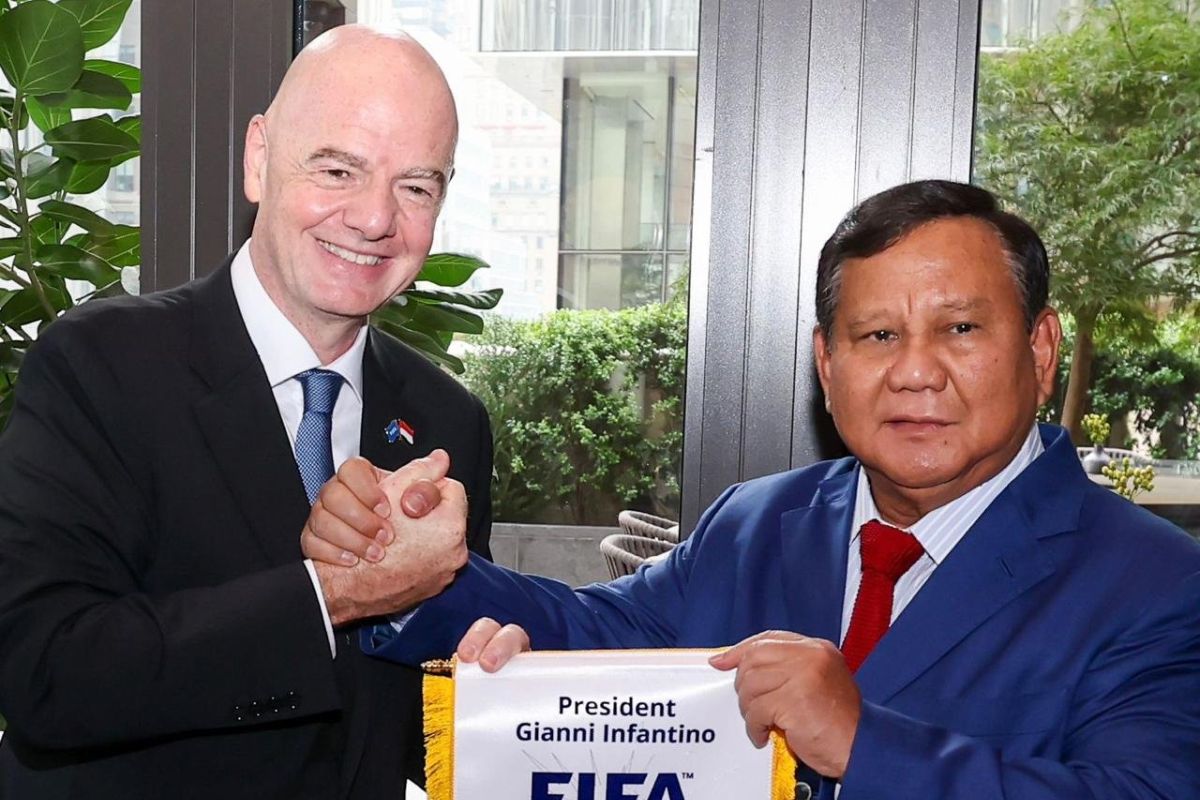 Prabowo, FIFA chief vow deeper cooperation on Indonesian football