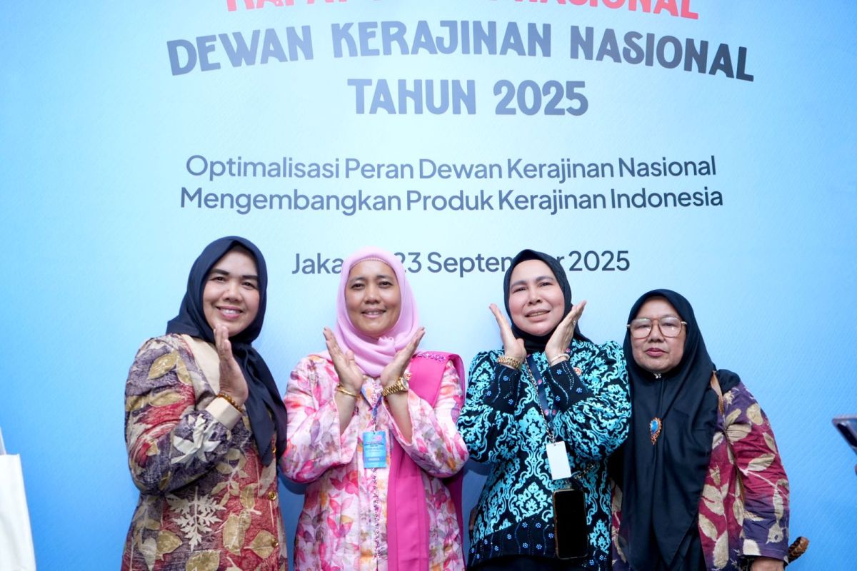 Ketua Dekranasda Langkat hadiri rakernas dekranas