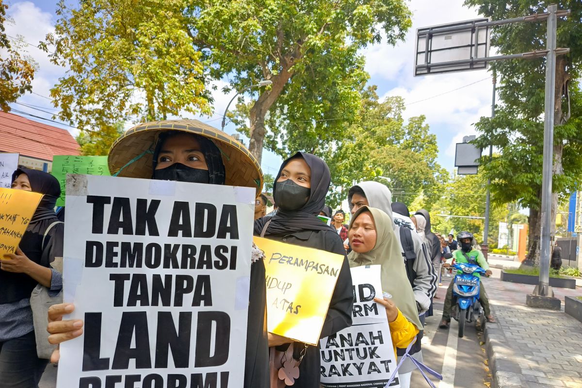 Petani perempuan suarakan protes atas keberadaan Bendungan Meninting