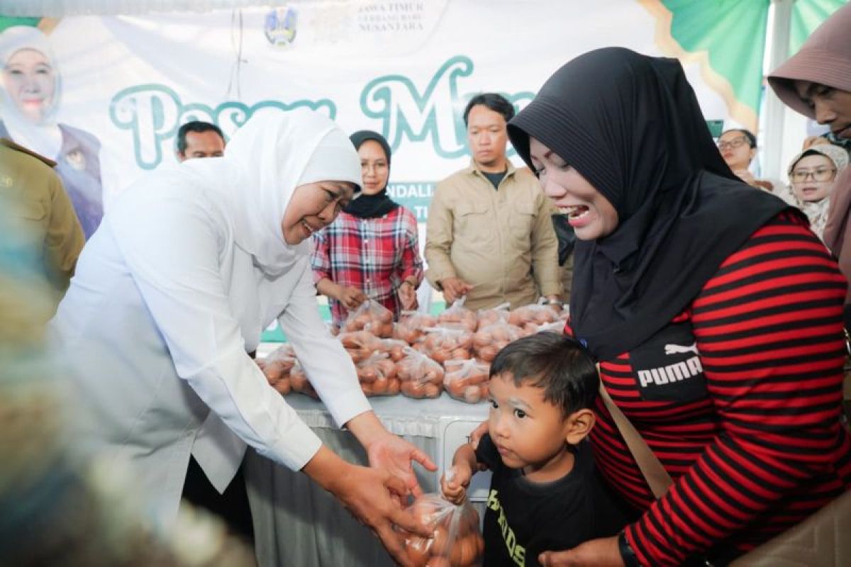 Pemprov Jatim gelar pasar murah ke-99 stabilkan harga bahan pokok