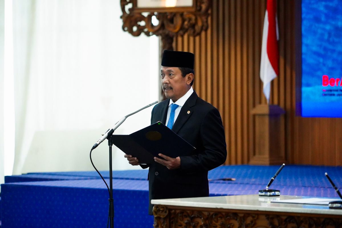 Minister urges faster rollout of Indonesia's blue economy programs