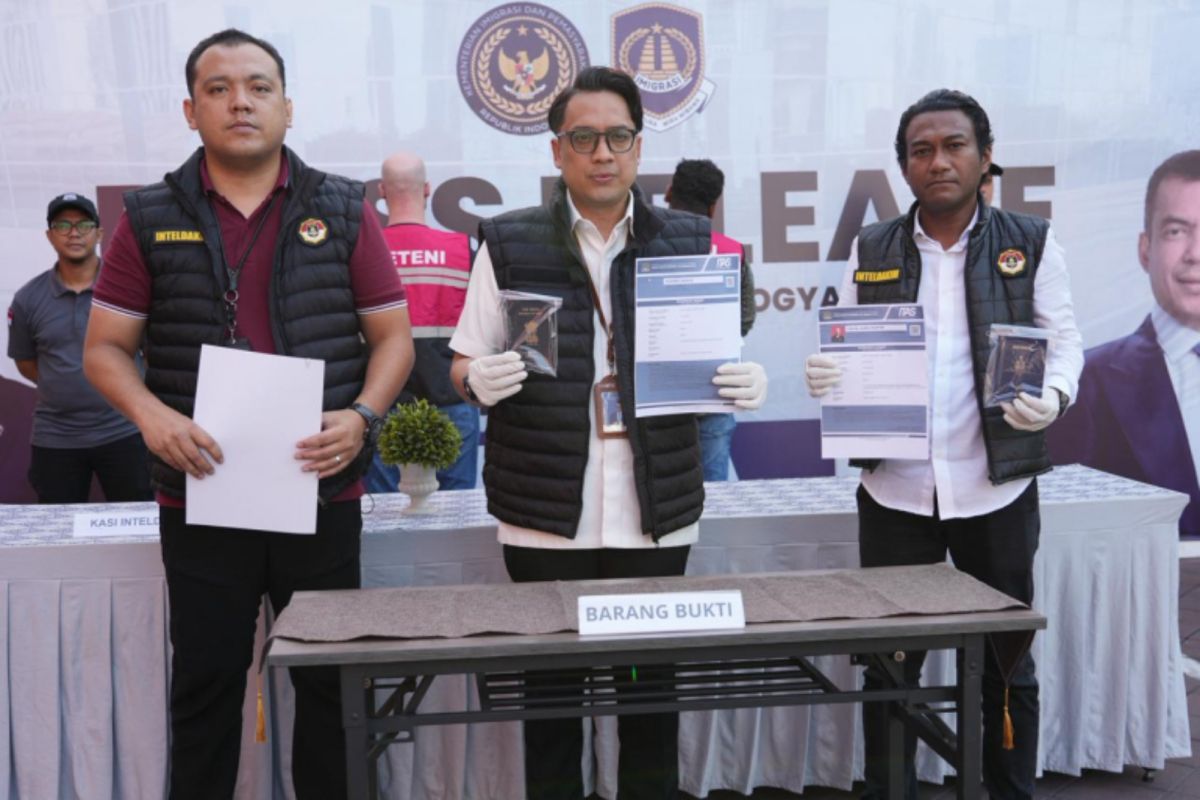 Imigrasi Yogyakarta mendeportasi empat WNA pelanggar izin tinggal