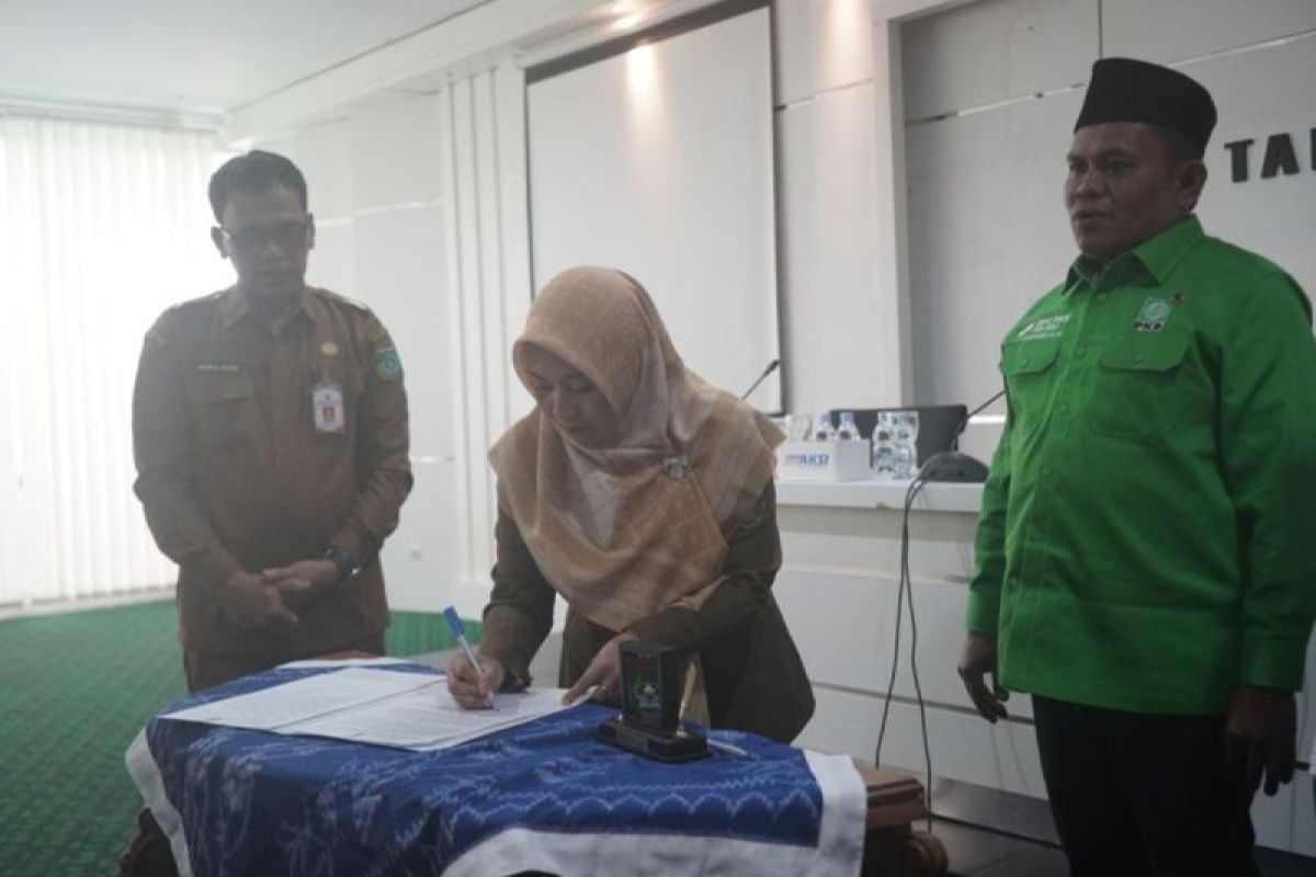Tanah Bumbu salurkan dana hibah parpol Rp2,4 miliar lebih