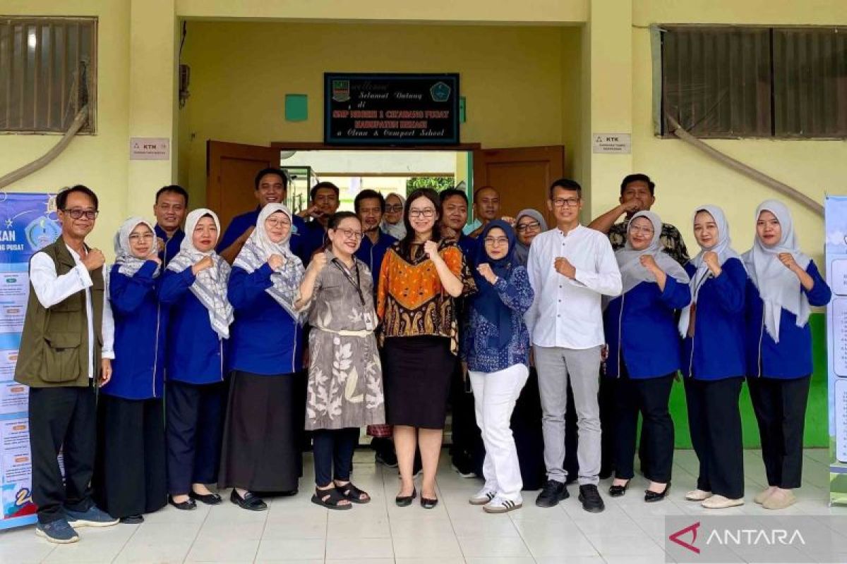 Pemkab Bekasi apresiasi dukungan swasta pada program sekolah adiwiyata