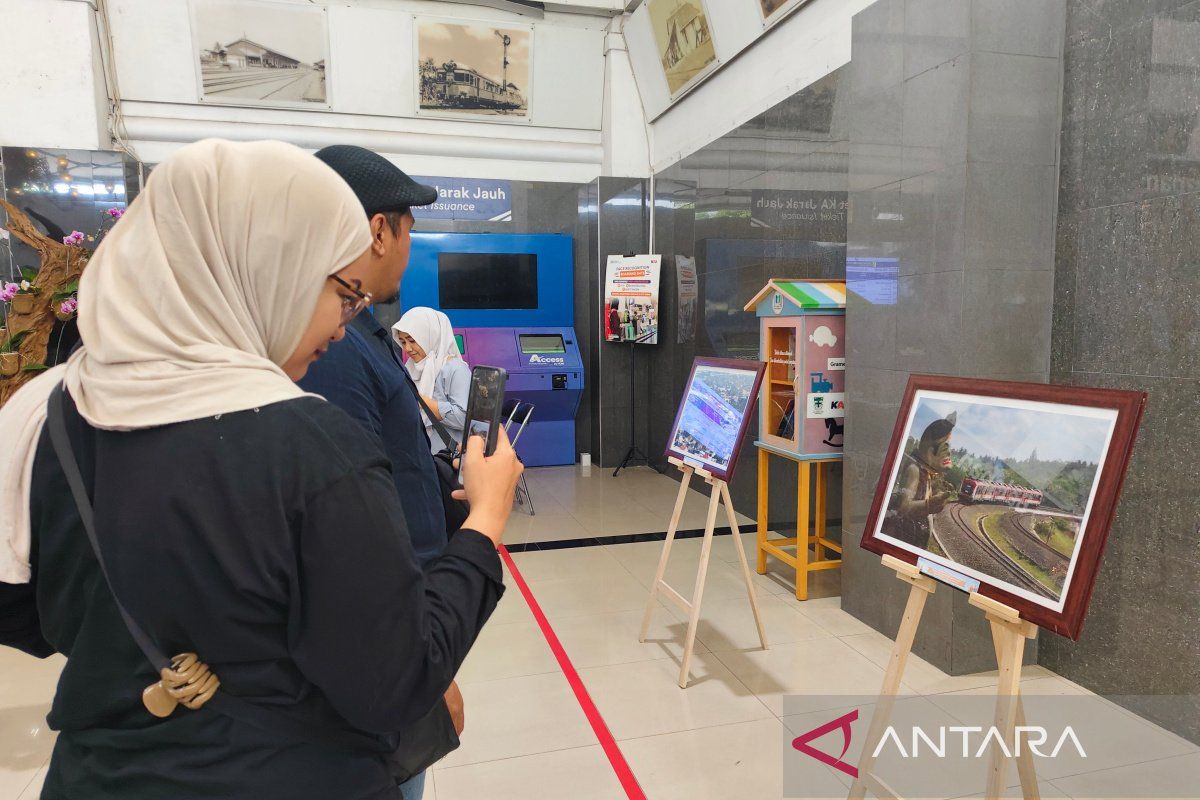 KAI Daop 6 gelar pameran fotografi di Stasiun Solo Balapan