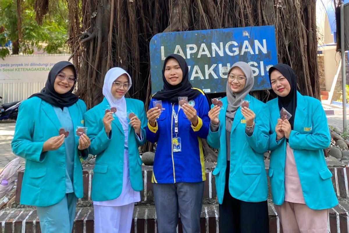 Mahasiswa FIK UMS ciptakan camilan fungsional cegah obesitas berbahan bekatul dan buah naga