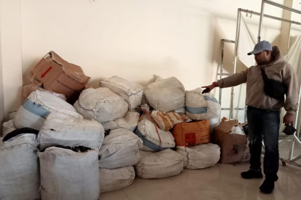 Polda Maluku temukan 46 karung bahan kimia jenis sianida di Ruko Batu Merah