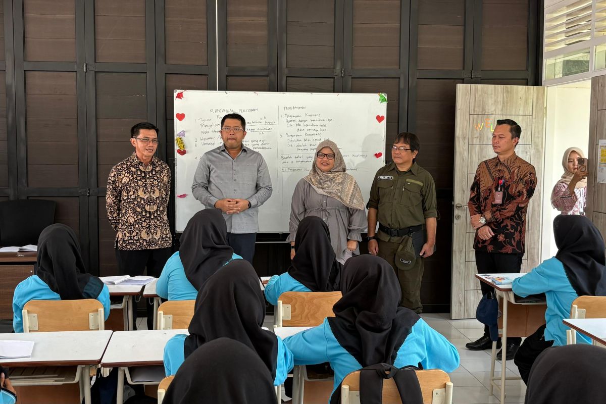 Kemenko PM kunjungi SRMP 15 untuk perkuat pengentasan kemiskinan