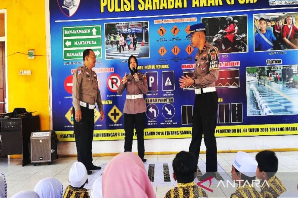 Polantas Banjarmasin ajarkan anak aturan berlalu lintas