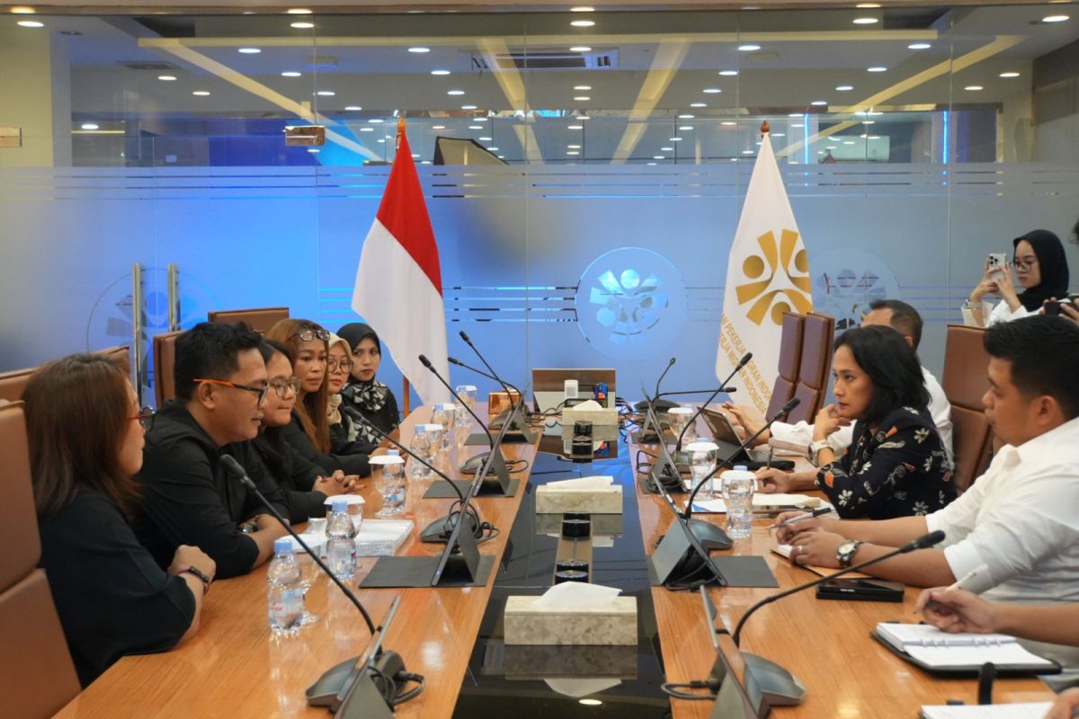 Eks PMI yang ingin kembali kerja di Inggris minta bantuan Wamen P2MI