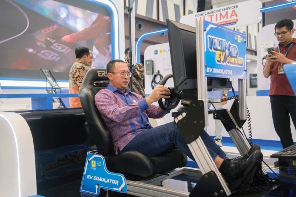 PLN hadirkan pengalaman berkendara EV dan home charging di GIIAS 2025 Semarang