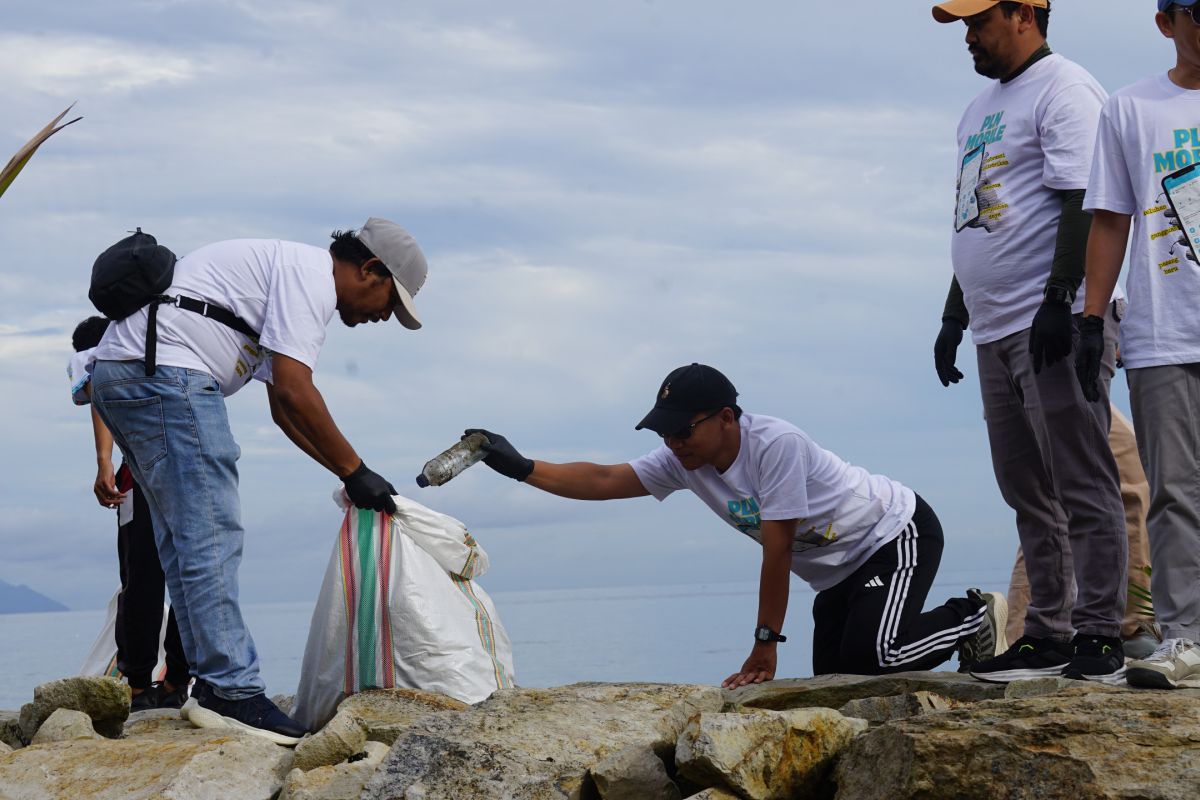 PLN Malut gelar aksi bersih  sukseskan world cleanup day 2025