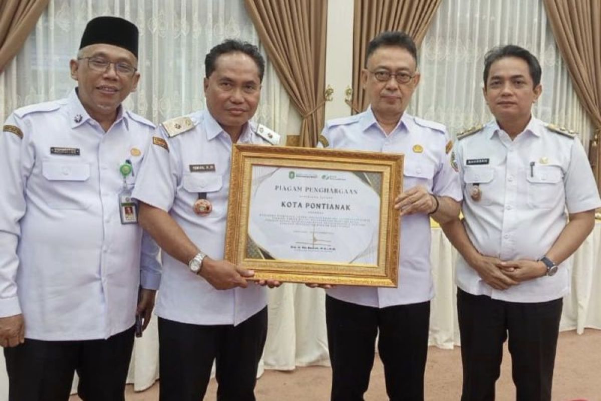 Pemkot Pontianak raih Paritrana Award BPJS Ketenagakerjaan