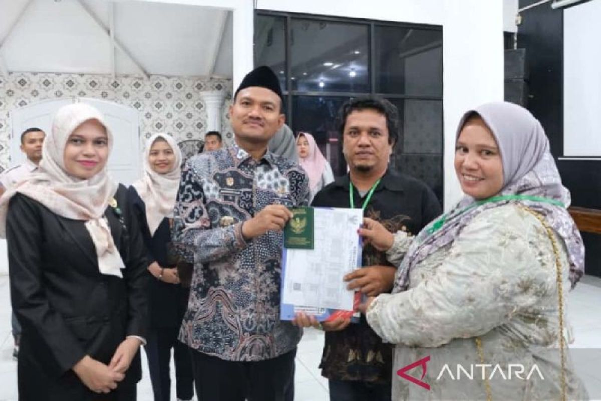 37 pasangan sidang isbat terpadu di Tanjungbalai terima Buku Nikah