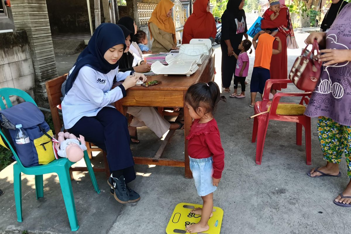 Mahasiswa Fisioterapis UMS gandeng tenaga kesehatan wujudkan layanan promotif di Sukoharjo