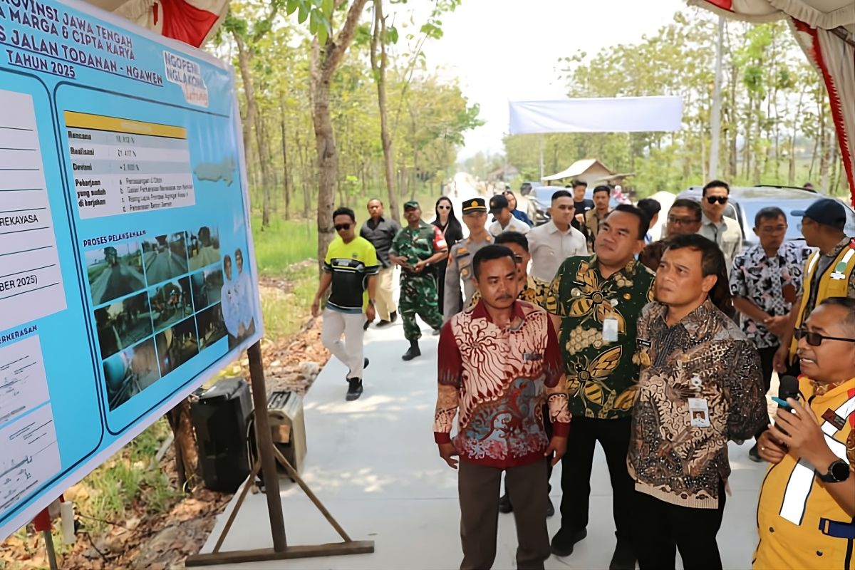 Gubernur Jateng: Perbaikan jalan Todanan-Ngawen  rampung akhir 2025