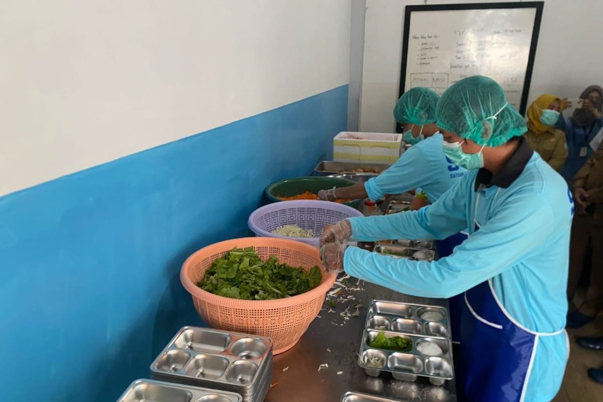 Kepala MBG Kalbar investigasi dugaan keracunan di Ketapang