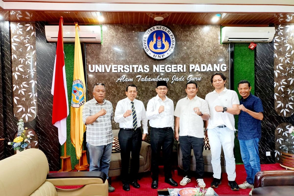 Tommy Irawan Sandra silaturahmi dengan rektor dan mantan rektor UNP Padang jelang Musorprovlub KONI Sumbar