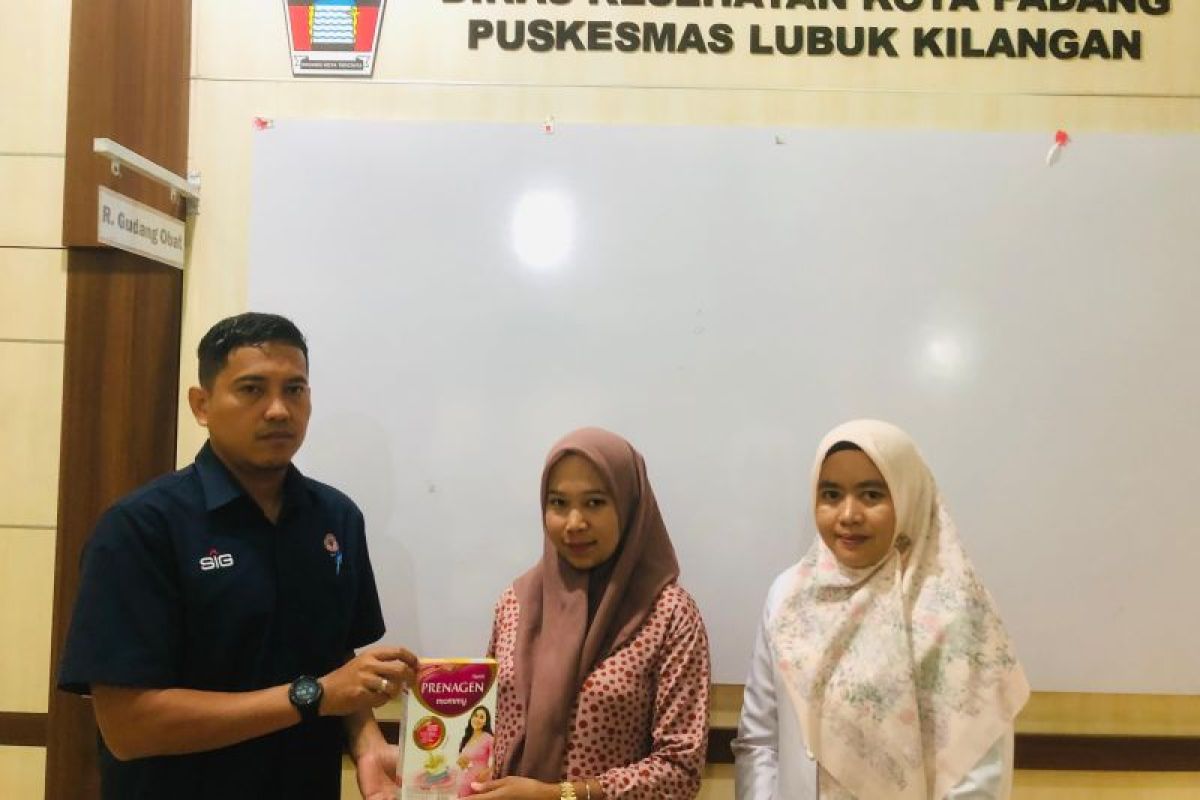 PT Semen Padang Salurkan Susu Khusus untuk Ibu Hamil KEK, Wujud Komitmen Lawan Stunting
