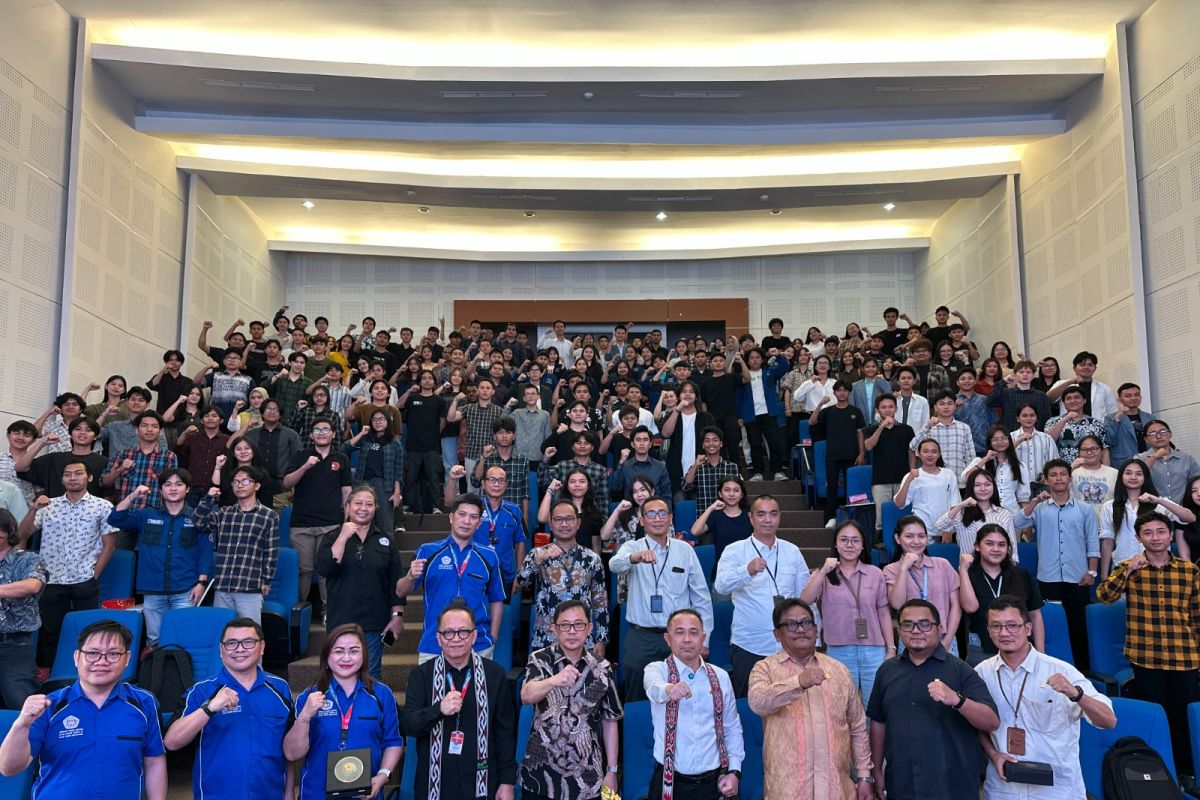 Direktur Manajemen Pembangkitan PLN kuliah umum di Unsrat