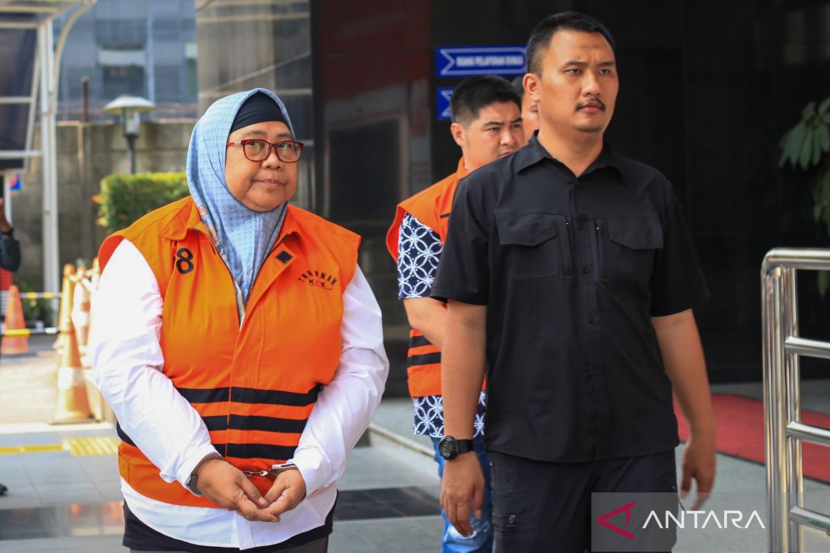 KPK dalami pengadaan LNG saat periksa mantan sekper perusahaan migas