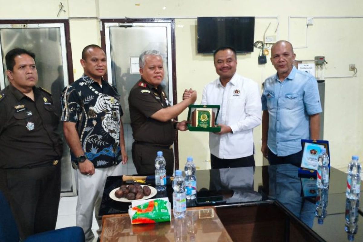 Kajatisu silaturahmi Ke PWI Sumut, Harli Siregar: Jaksa jangan cawe-cawe proyek dan main dana desa