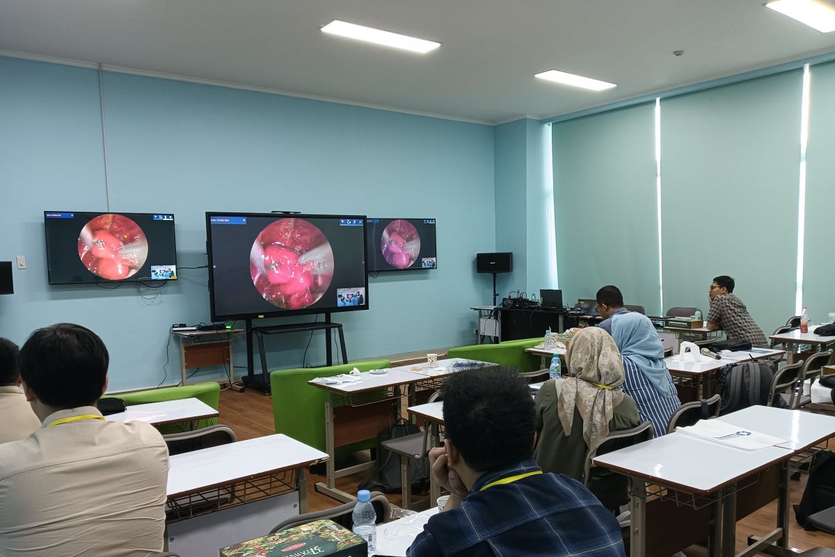 RSND Semarang siarkan langsung operasi tumor otak  untuk edukasi