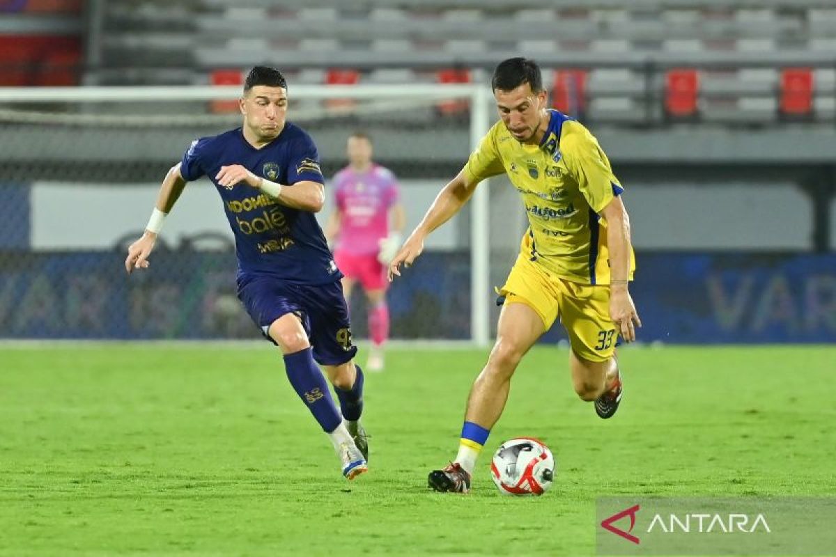 Super League  - Persita rebut posisi kedua, bungkam Semen Padang 2-0