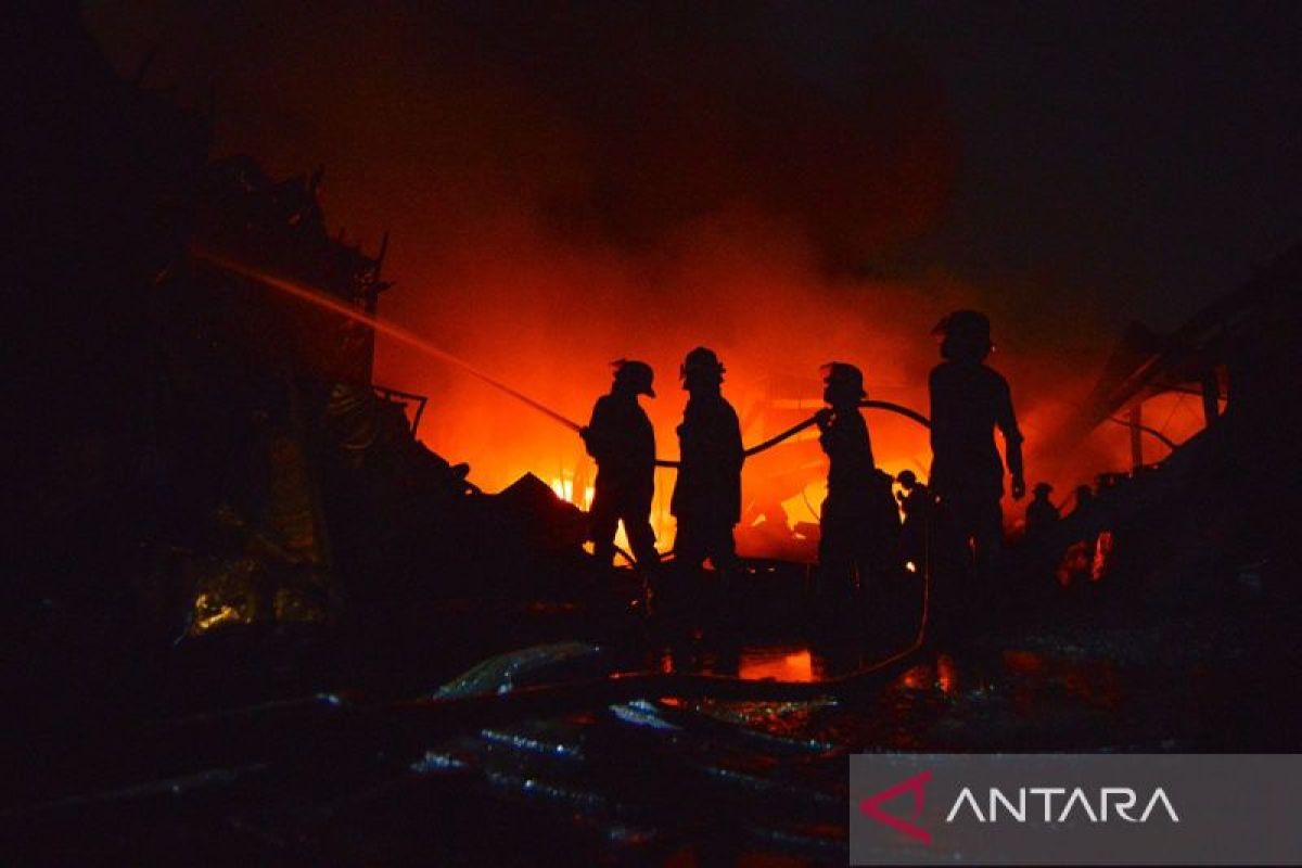 Delapan tewas dan 35 luka dalam kebakaran pabrik di Mesir