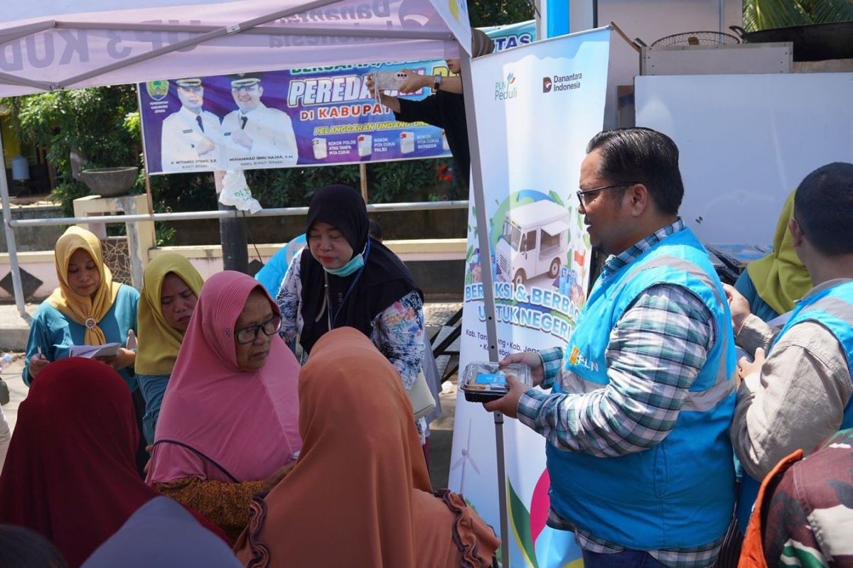 PLN berantas  stunting dengan berikan bantuan makanan bergizi di Jepara