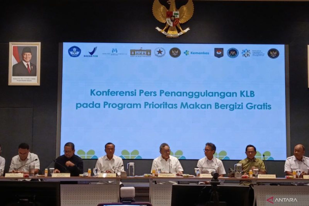 Prabowo orders overhaul of free meal program after poisoning outbreak