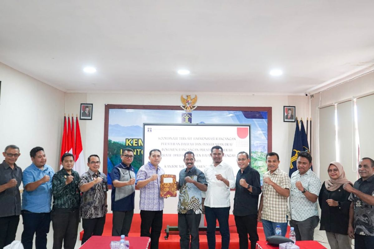 Kemenkum Malut dan DPRD Halteng bahas harmonisasi Ranperda pengelolaan lingkungan